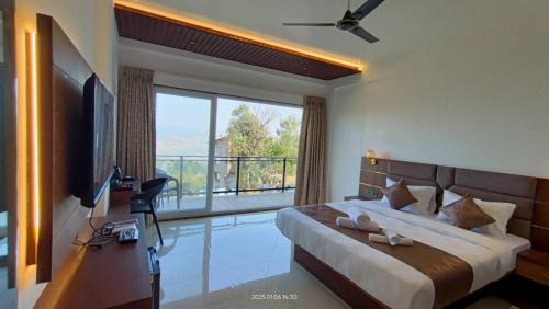 Bhilar Hotel | Mountain Berries Resort