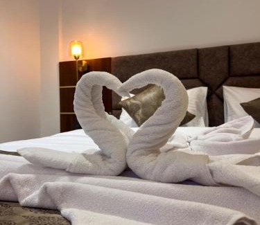 Bhilar Hotel | Mountain Berries Resort