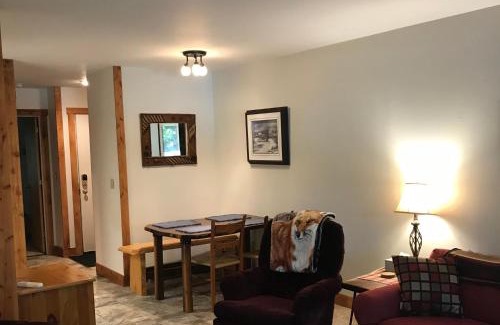 Warren Apartamento | Mountain Breeze Getaway Condos