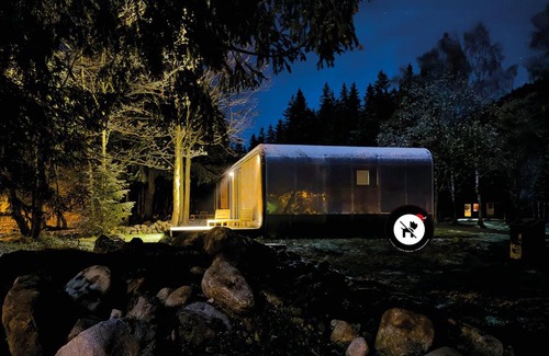Spindleruv Mlyn Otro | Mountain Cabin by the river - Base Camp Medvědín