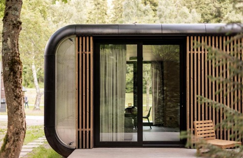 Spindleruv Mlyn Otro | Mountain Cabin by the river - Base Camp Medvědín
