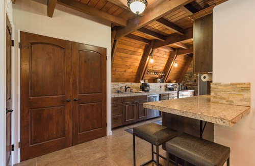 Columbine Lake Cabina | Mountain Cabin - Lake Views - Hot Tub - Minutes to Purgatory Resort
