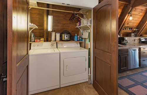 Columbine Lake Cabina | Mountain Cabin - Lake Views - Hot Tub - Minutes to Purgatory Resort