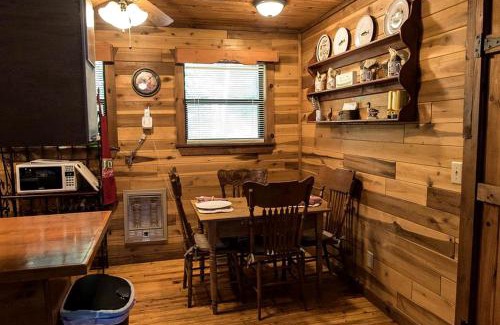 Blairsville Casa | Mountain Cabin Rental Under Two Hours from Atlanta for Lake Nottely Getaway in Georgia