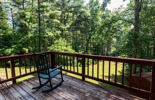 Blairsville Casa | Mountain Cabin Rental Under Two Hours from Atlanta for Lake Nottely Getaway in Georgia