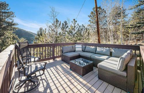 Bailey Casa | Mountain Cabin W Balcony Views & Game Room