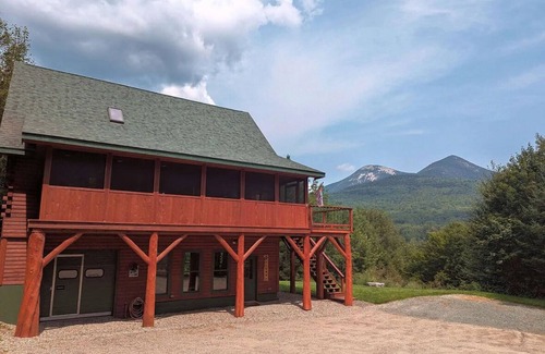 Stark Cabina | Mountain Cabin w/Game Room, Fire Pit, & Trails