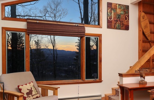 Campton Chalet De Esquí | Cabaña de montaña con vistas de largo alcance, privacidad y más.