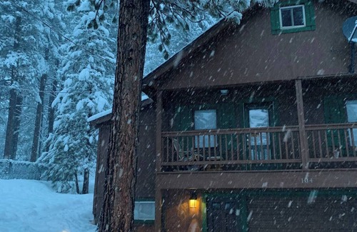 Calpine Cabina | Mountain Cabin with WiFi. Enjoy this quiet small-town retreat