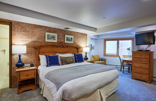 Downtown Hotel | Mountain Chalet Aspen