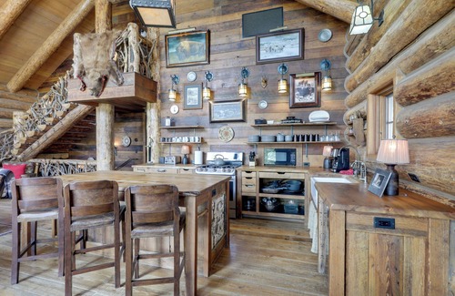 Gypsum Cabina | Mountain Chalet Bordering White River Nat'l Forest