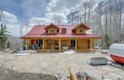 Gypsum Cabina | Mountain Chalet Bordering White River Nat'l Forest