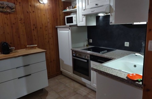 Guillestre Chalet De Esquí | Mountain chalet with pool access, children's play area, restaurant and pizzeria.