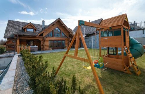 Nova Lesna Chalet De Esquí | Mountain Chalet with jacuzzi, sauna for 10 peoples