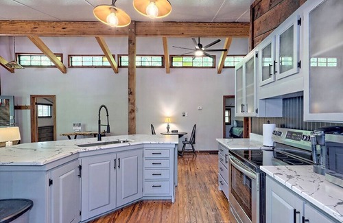 Clarkesville Apartamento | Mountain Charm on Lake Burton in this 3-bedroom Apartment