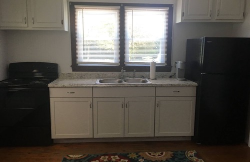 King Casa | Mountain Cottage with spectacular views of Sauratown Mountain in Stokes County.