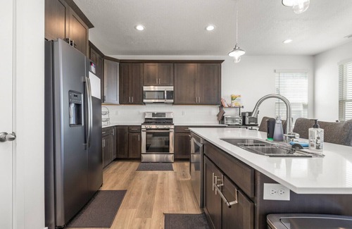 Daybreak Casa | Mountain Dreams | 2 Car Garage | Office | Brand new