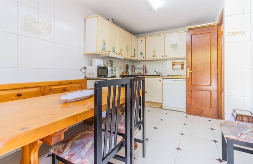 Fiscal Apartamento | Mountain Escape for Families & Friends in Pyrenees