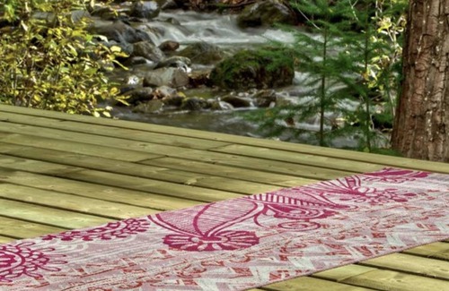 Kamloops Alquiler De RV | Mountain forest retreat - safari tents by private creek, minutes from Sun Peaks