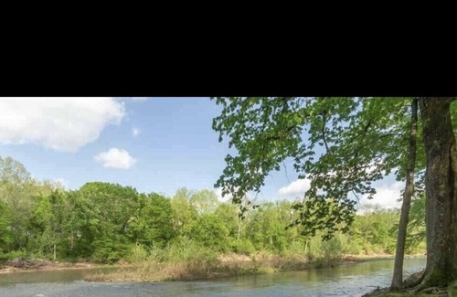 Hatfield Cabaña | Mountain Fork River Resort, Secluded Riverside Getaway