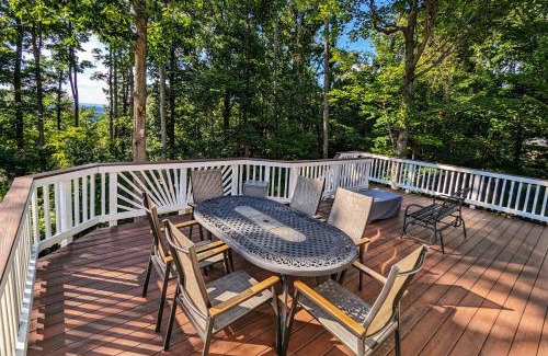 Kabletown Casa | Mountain Getaway - 7 beds, 2 King - Large Common Area