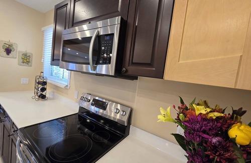 Morin Heights Chalet De Esquí | Mountain getaway! New cozy and spacious 4BR, 3bath.