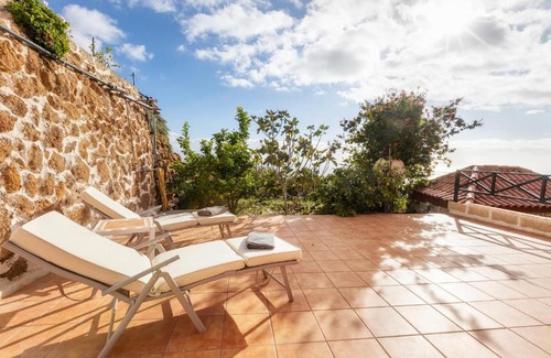 Guimar Casa | Mountain Getaway for Hikers 1