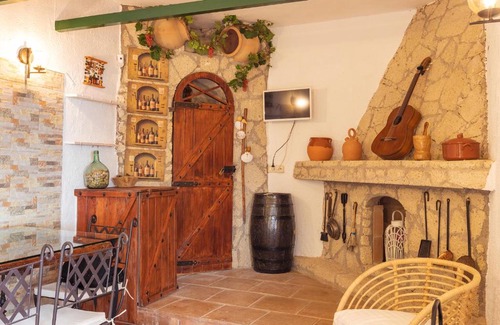 Guimar Casa | Mountain Getaway for Hikers 1