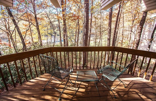 Lake Lure Condominio | Mountain Getaway | Pools, Trails & More!