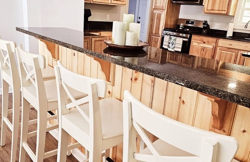 Bakersville Casa | Mountain Getaway