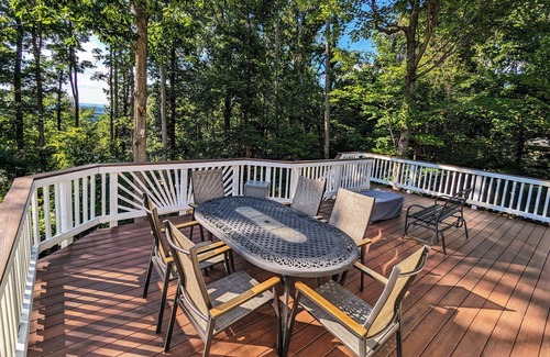 Kabletown Casa | Mountain Getaway - 7 beds (2 King) - Large Common Area