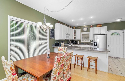 Mount Ida Condominio | Mountain Harbor Resort Condo 2Bed 2Bath. Large Screen Deck. Pool 2-minute walk