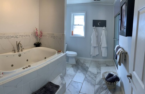 Roan Mountain Casa | Mountain Harbour B&B and Hiker Hostel