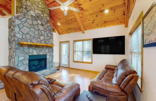 Almond Casa | Mountain Hideaway