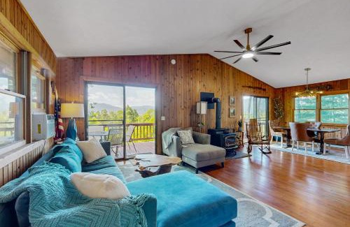 Waynesville Casa | Mountain Hideaway