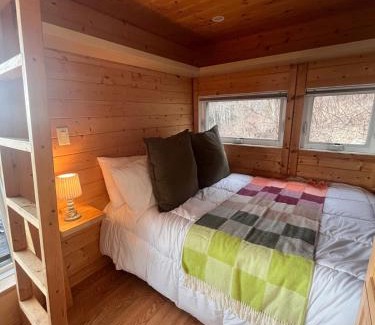 Vilas Casa | Mountain High Aster a tranquil tiny home nestled high in the mountains near Boone, NC