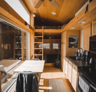 Vilas Casa | Mountain High Aster a tranquil tiny home nestled high in the mountains near Boone, NC
