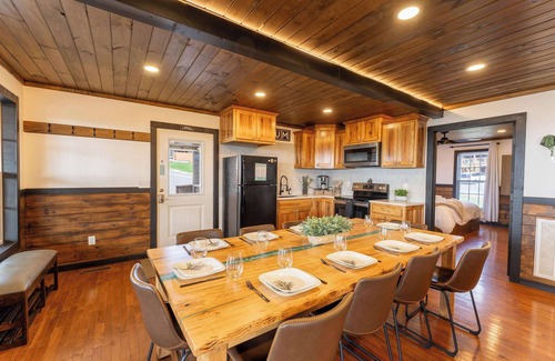 Bryant Cabina | NUEVA CABINA! ¡PISCINA INTERIOR! ¡ASOMBROSO! HOTTUB, CHIMENEA, FIREPIT Chatt TN 21 Millas