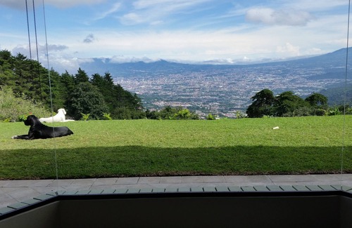 Aserrí Casa | Casa de montaña con vistas al valle de San José
