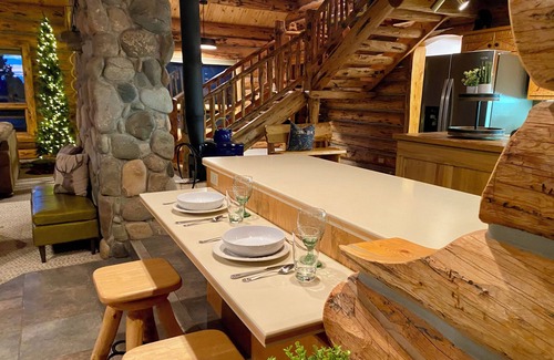Cimarron Casa | Mountain home retreat with 180 degrees of stunning mountain + valley views!