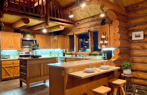 Cimarron Casa | Mountain home retreat with 180 degrees of stunning mountain + valley views!
