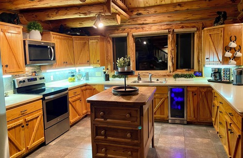 Cimarron Casa | Mountain home retreat with 180 degrees of stunning mountain + valley views!