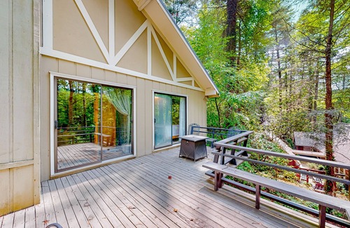 Lake Sequoyah Casa | Mountain home with foosball, Ping-Pong, private deck, & wood-burning fireplace
