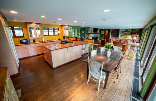 New Hope Casa | Mountain House - Un oasis rústico privado ideal para parejas, grupos y familias.