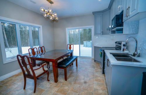 Haliburton Casa | Mountain House in the Heart of Haliburton, Mins to Lake