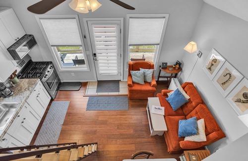 Thomas Cabina | Mountain Koru Near Trails & Town 2 Bedroom Cabin
