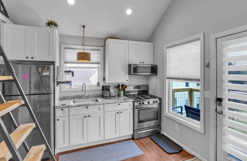 Thomas Cabina | Mountain Koru Near Trails & Town 2 Bedroom Cabin