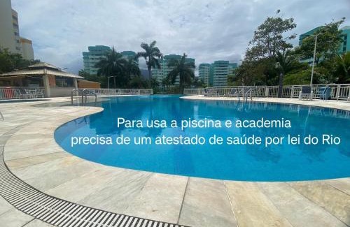 Jacarepagua Apartamento | Mountain, lake and pool view apartment