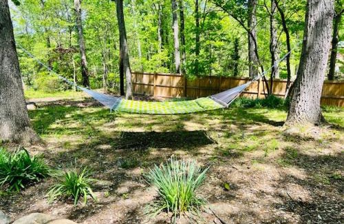 Kabletown Casa | Mountain Lake Retreat - hot tub, lake, fire pit, wineries, restaurant