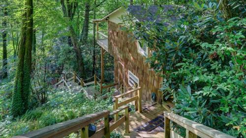 Mirror Lake Casa | Mountain Laurel Tree House